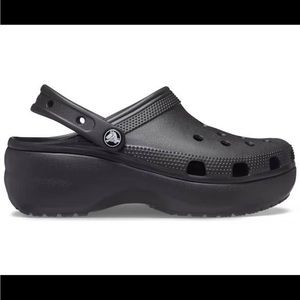NWT Crocs Women’s Classic Platform Clog in Black - Size 9